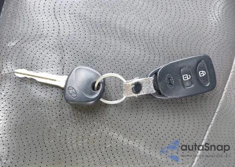 2011 Hyundai Elantra Limited from USA, damaged, VIN 5NPDH4AE0BH017883